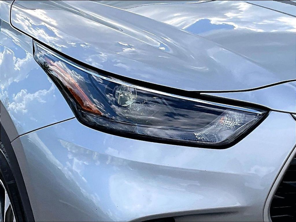 2022 Toyota Highlander XLE - Photo 35