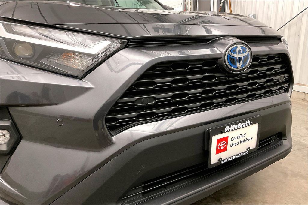 2024 Toyota RAV4 XLE Premium - Photo 33