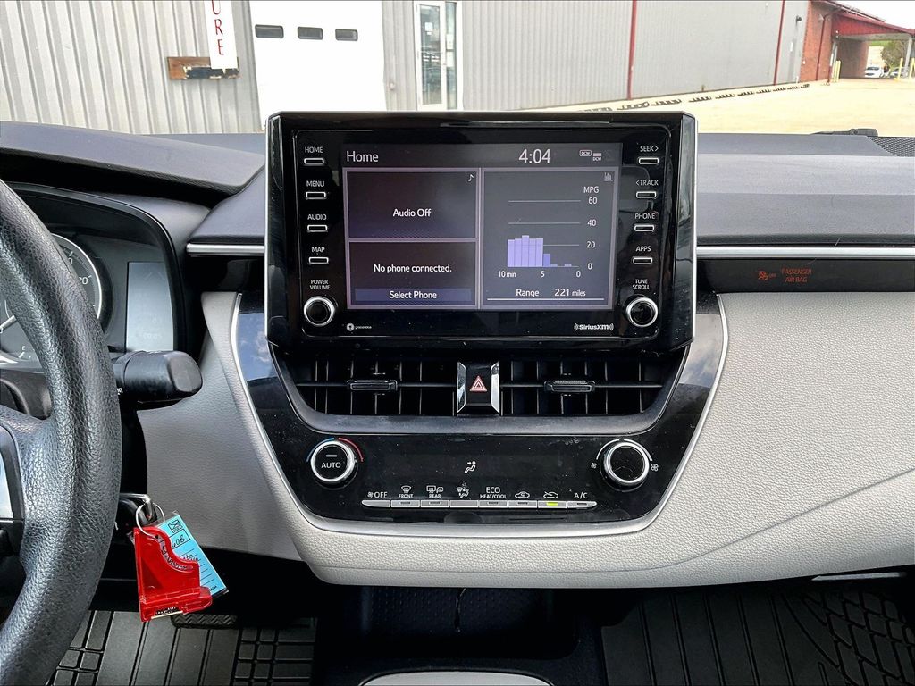 2021 Toyota Corolla LE - Photo 16