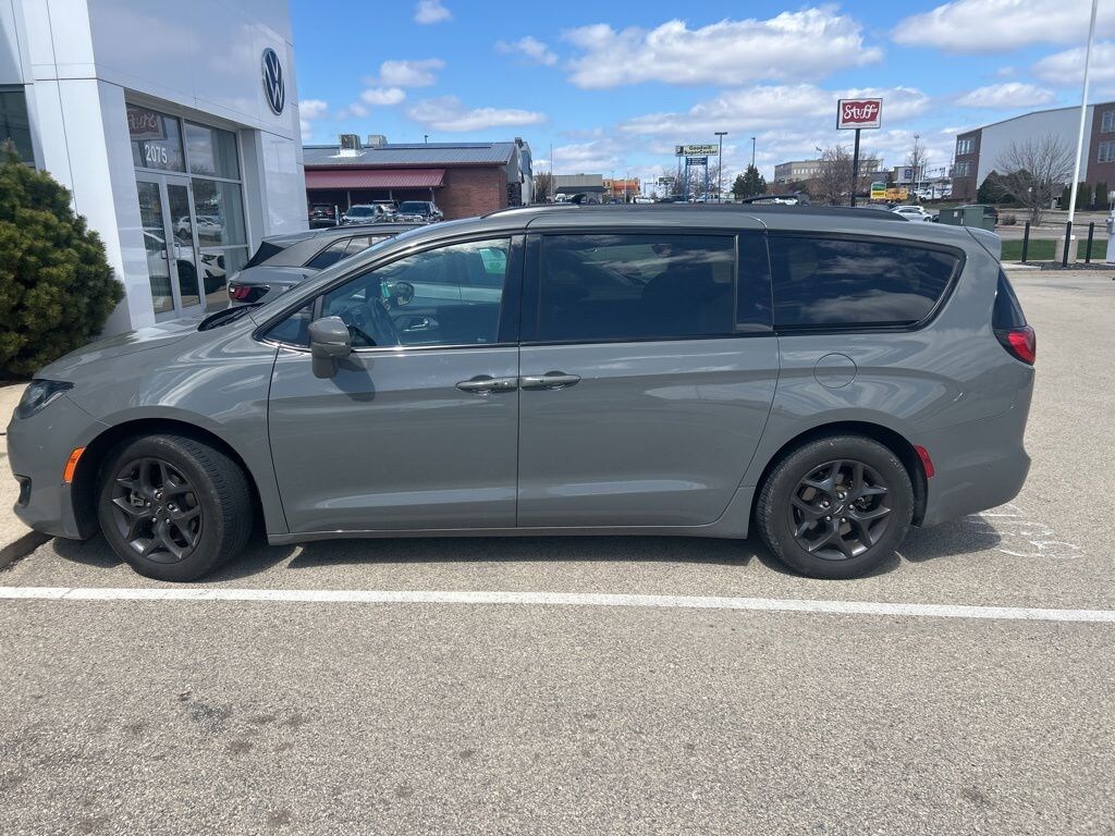 Used 2020 Chrysler Pacifica Limited Van Passenger Van