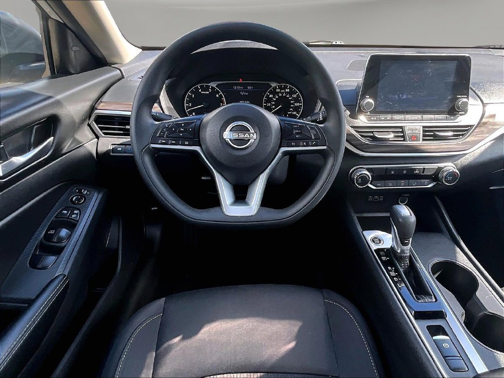 2025 Nissan Altima SV - Photo 10