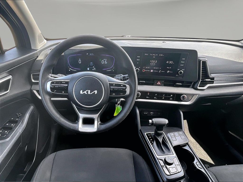 2025 Kia Sportage LX - Photo 11