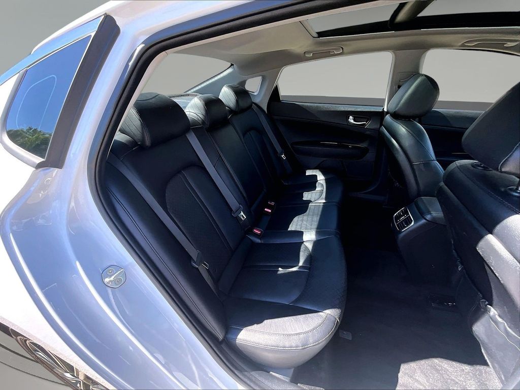 2020 Kia Optima EX - Photo 29