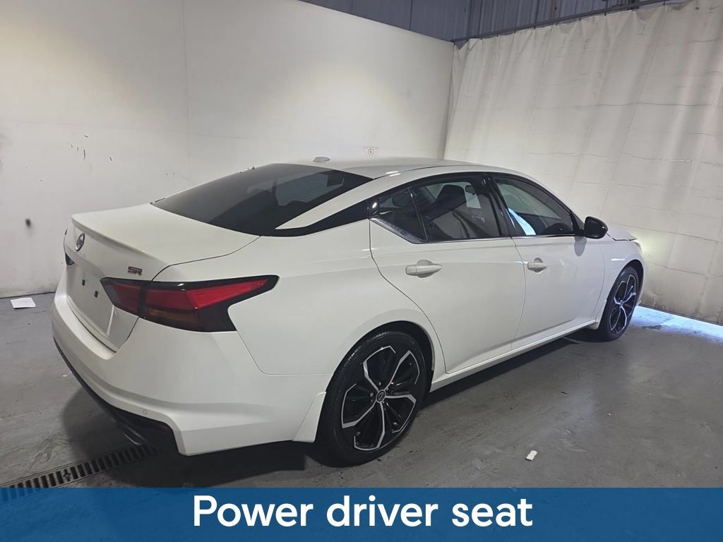 2024 Nissan Altima SR - Photo 11