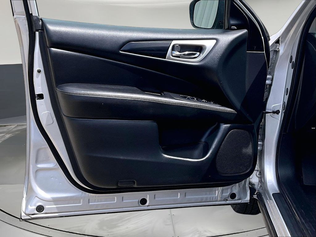 2019 Nissan Pathfinder SV - Photo 24