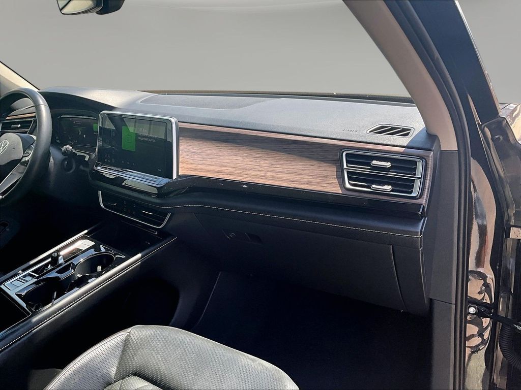 2025 Volkswagen Atlas SEL Premium R-Line - Photo 31