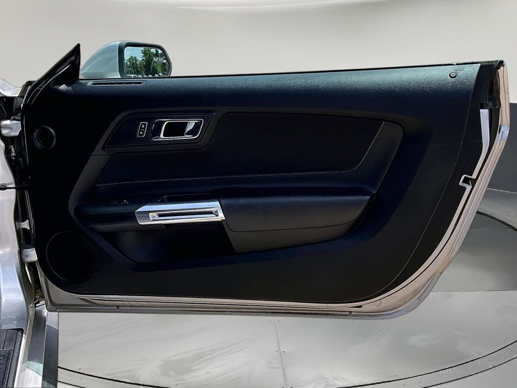 2016 Ford Mustang V6 - Photo 31
