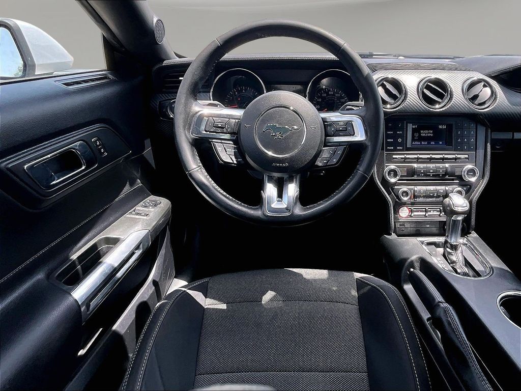 2016 Ford Mustang V6 - Photo 11