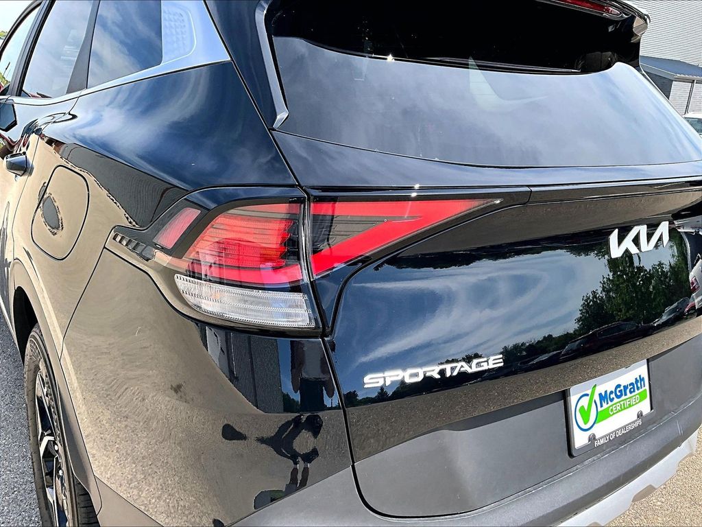 2025 Kia Sportage LX - Photo 27