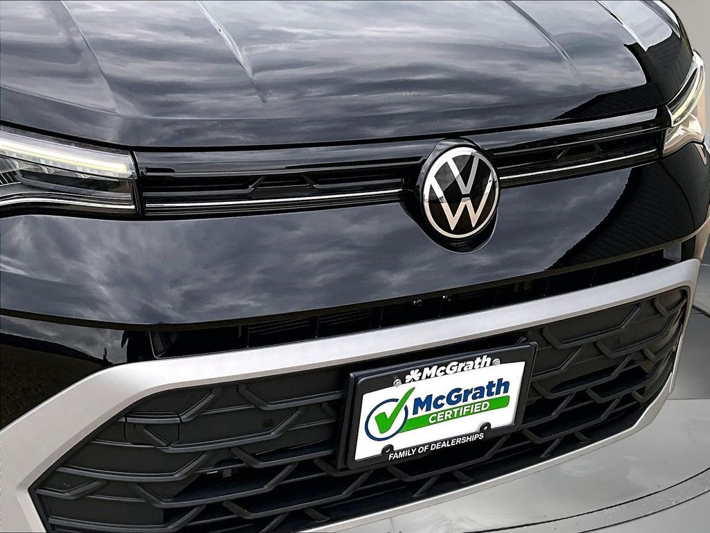 2025 Volkswagen Taos SE - Photo 32