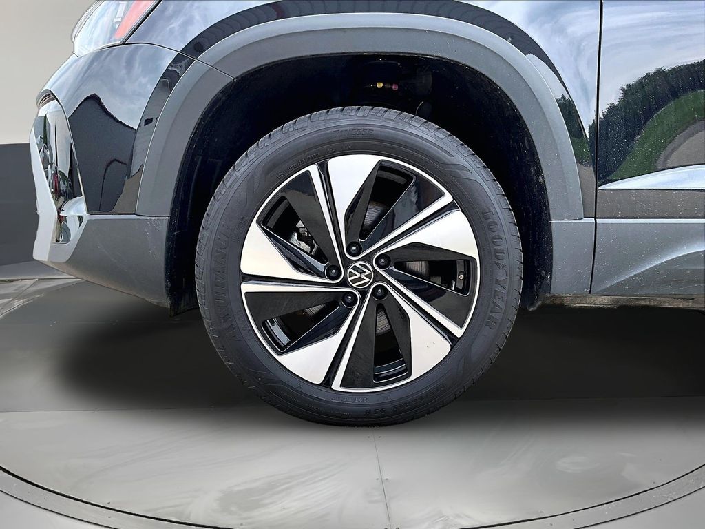2025 Volkswagen Taos SE - Photo 33