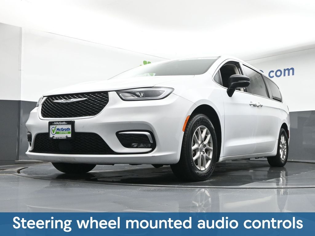 2024 Chrysler Pacifica Touring L - Photo 8