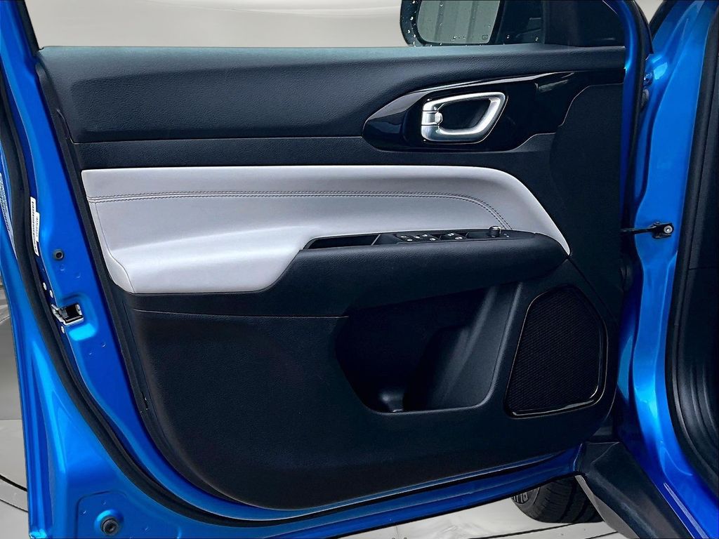 2025 Jeep Compass Limited - Photo 24