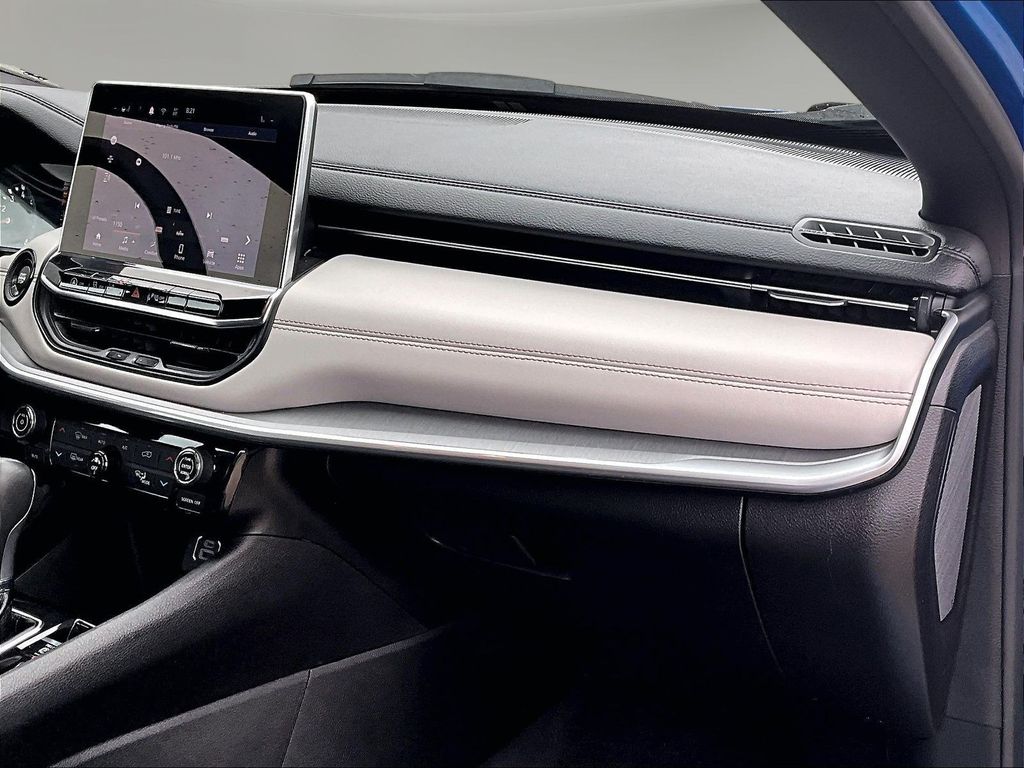2025 Jeep Compass Limited - Photo 29