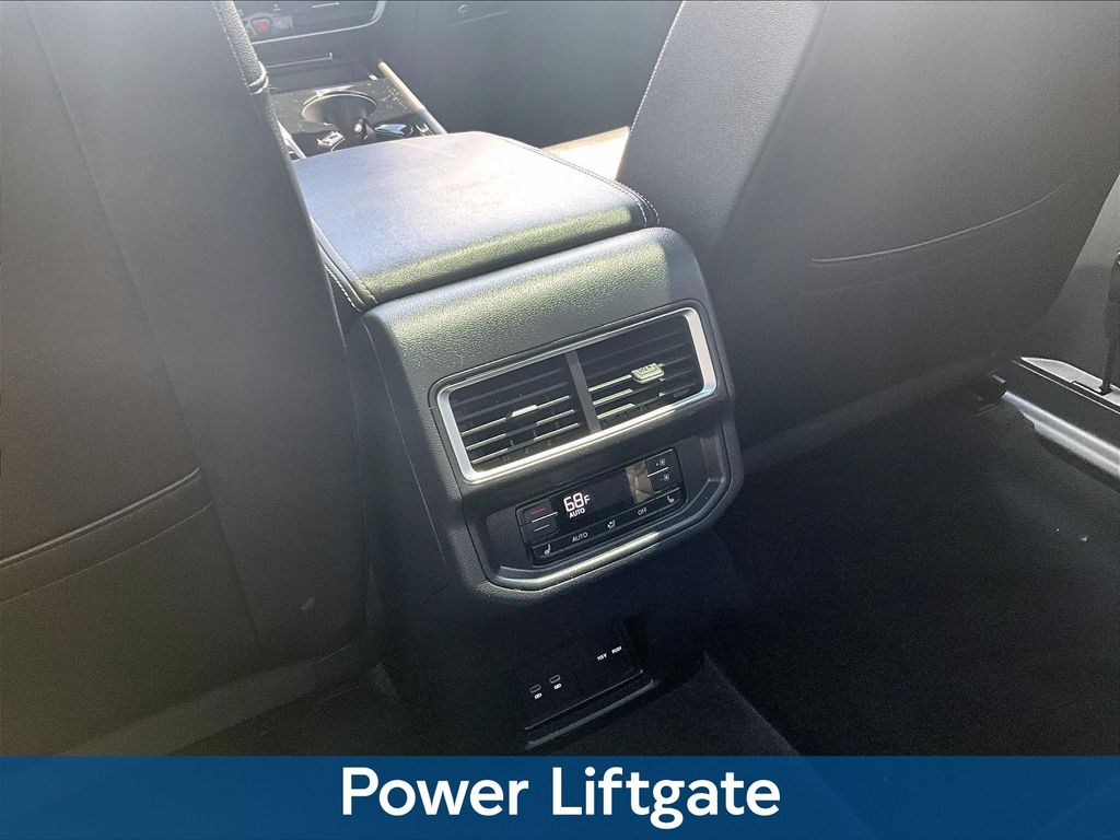 2025 Volkswagen Atlas SEL Premium R-Line - Photo 13