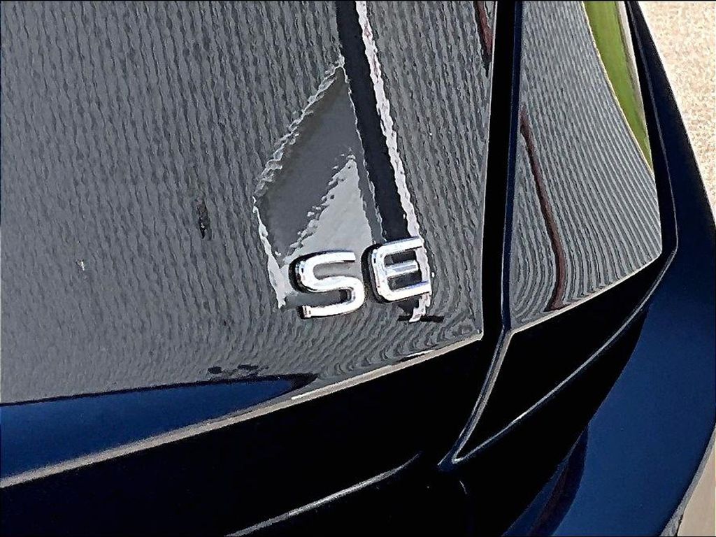 2025 Volkswagen Jetta SE - Photo 26