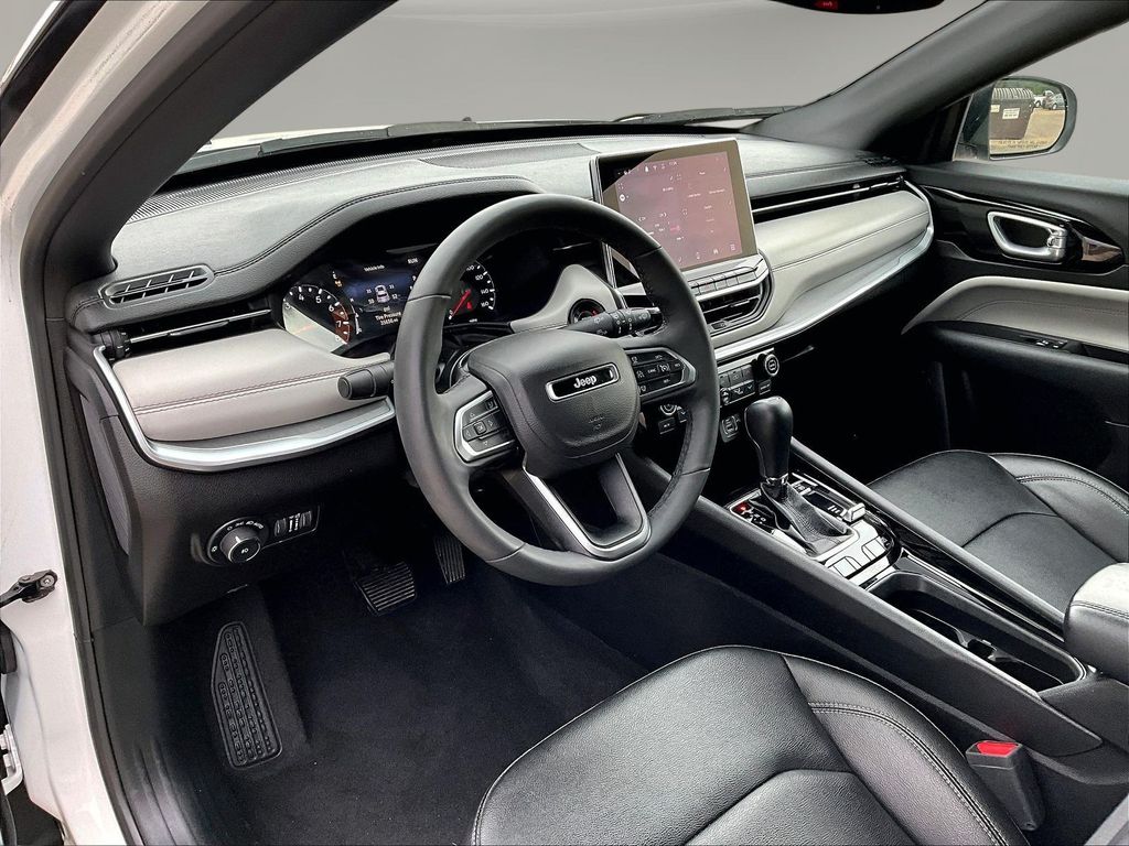 2025 Jeep Compass Limited - Photo 22