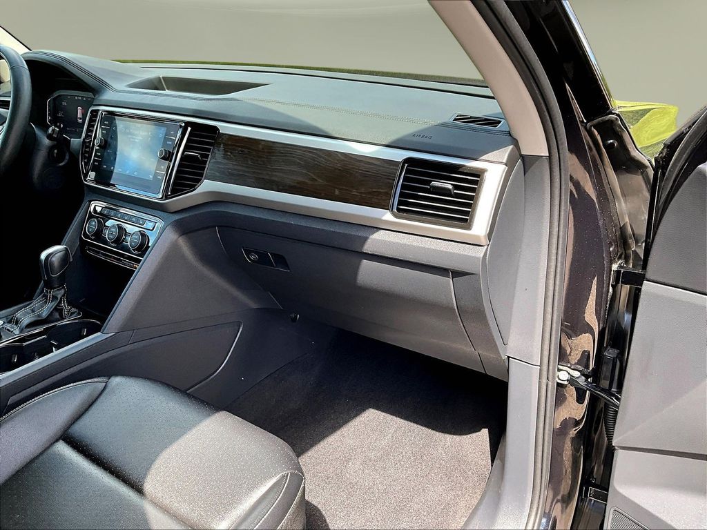 2023 Volkswagen Atlas SE w/Tech - Photo 29