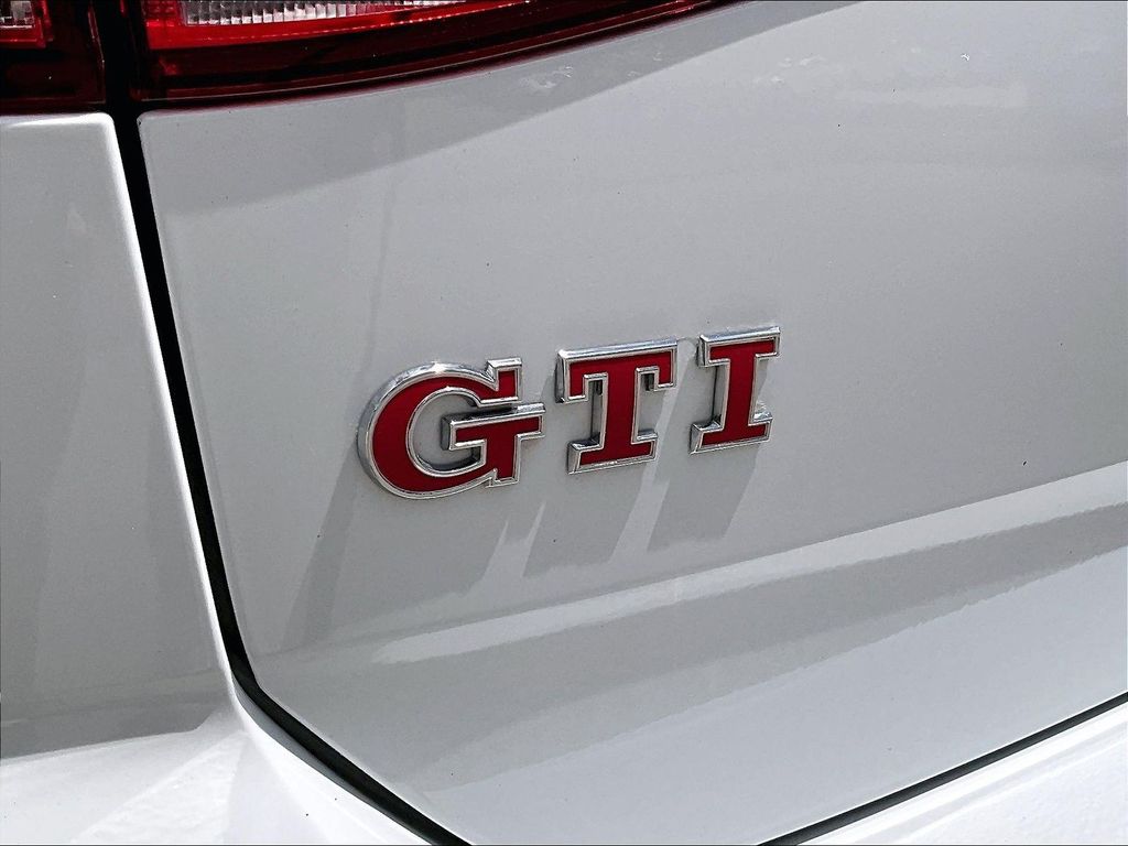 2019 Volkswagen Golf GTI SE - Photo 28