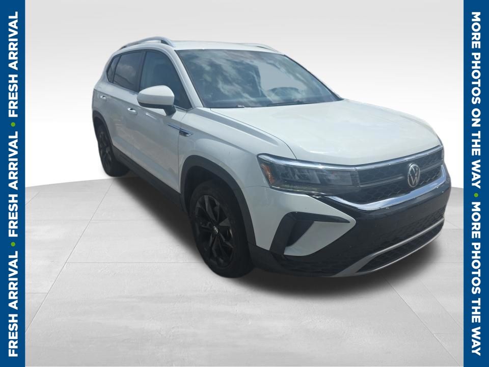 2022 Volkswagen Taos 1.5T SE 4Motion's photo
