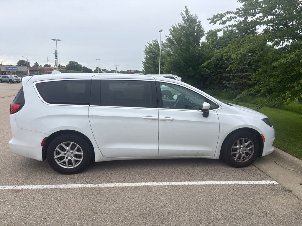 Used 2017 Chrysler Pacifica LX Van