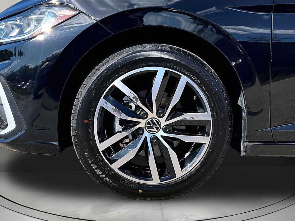2025 Volkswagen Jetta SE - Photo 34