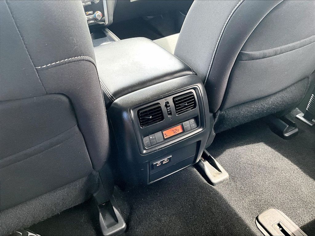 2019 Nissan Pathfinder SV - Photo 13