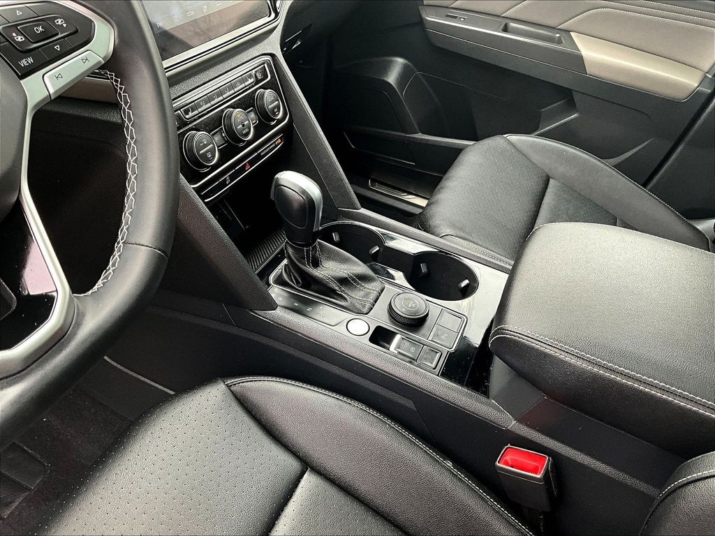 2023 Volkswagen Atlas SE w/Tech - Photo 23