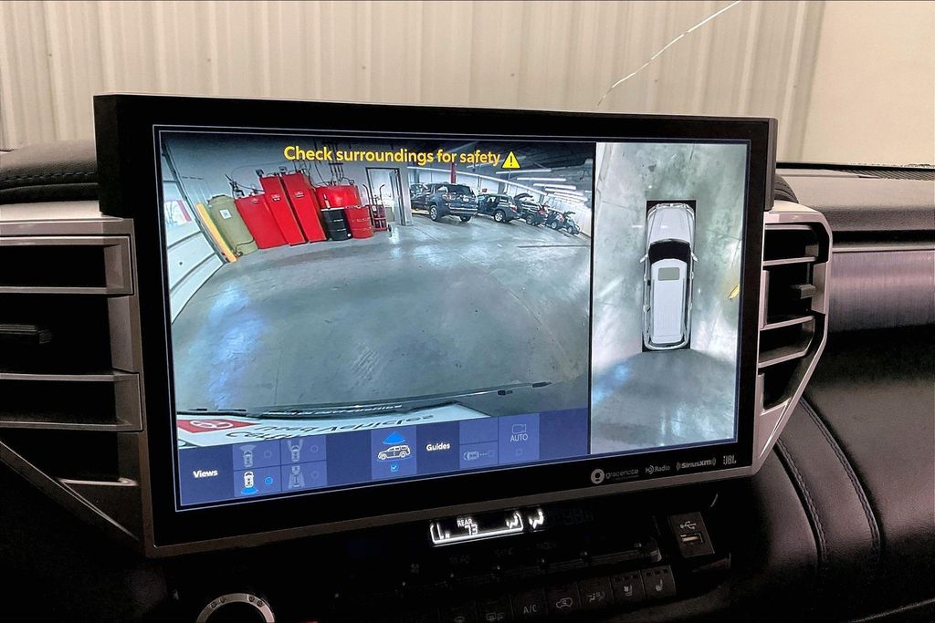 2024 Toyota Sequoia Platinum - Photo 26