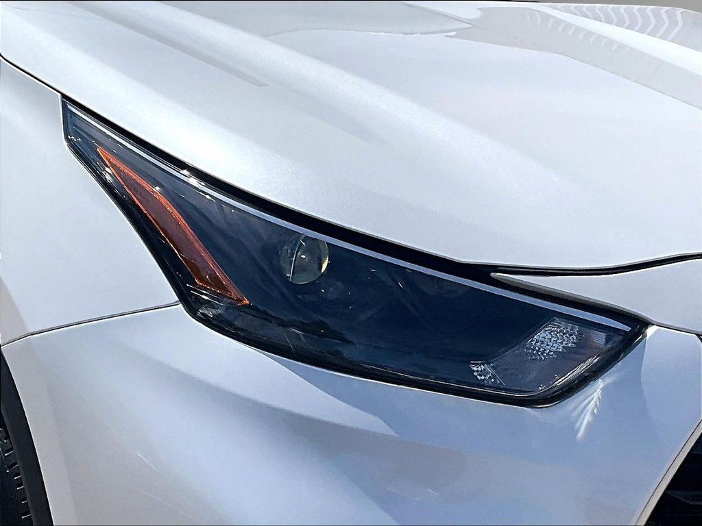 2024 Toyota Highlander XLE - Photo 35