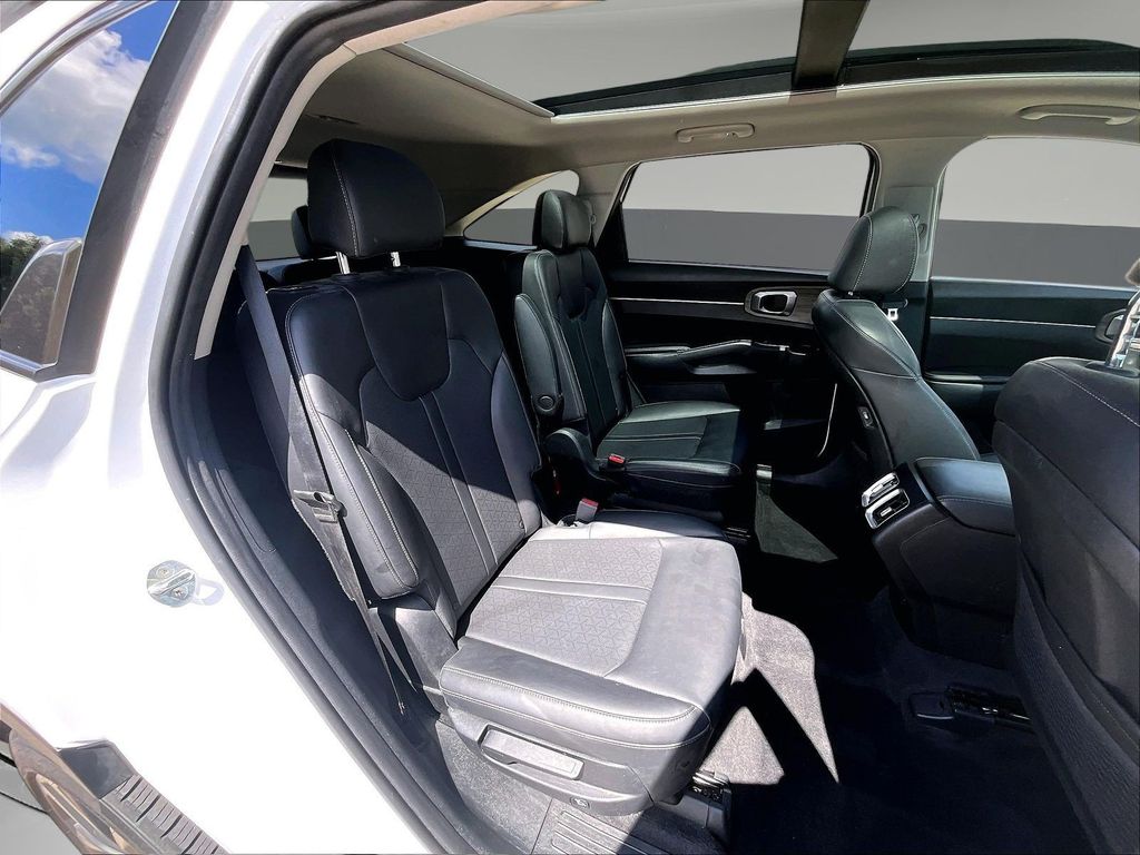 2023 Kia Sorento X-Line EX - Photo 29