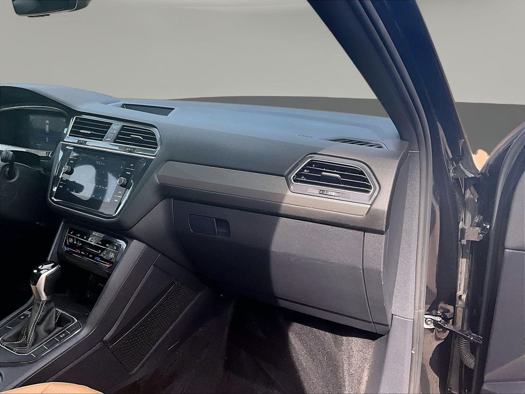 2022 Volkswagen Tiguan SE - Photo 30