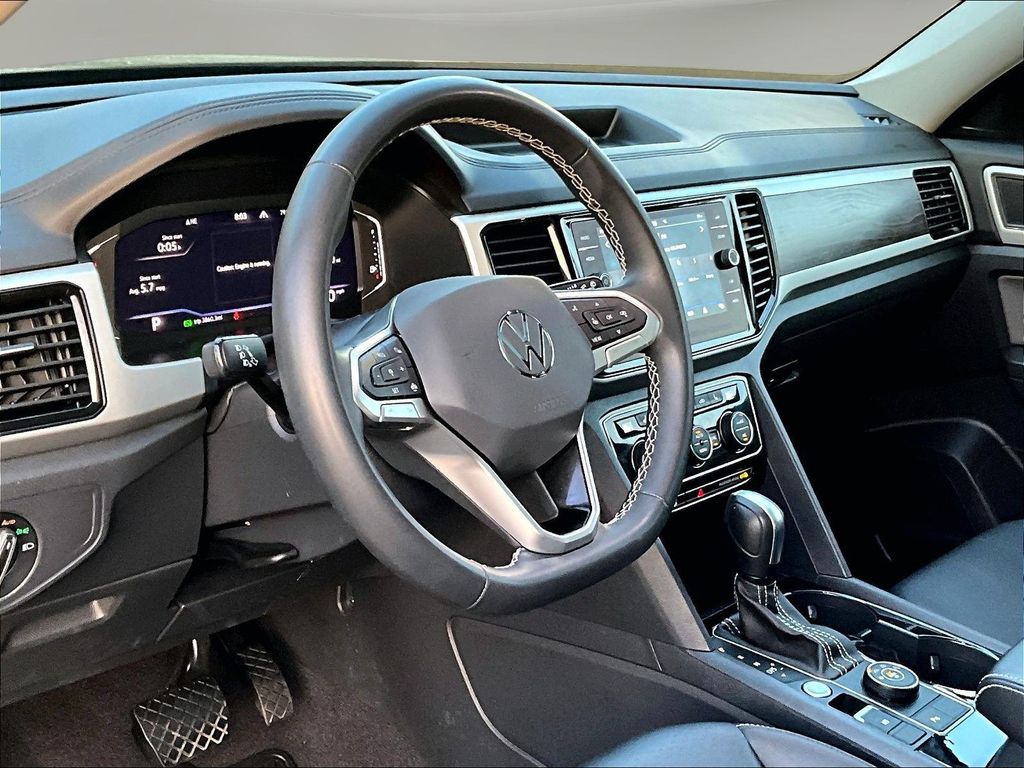2023 Volkswagen Atlas SE w/Tech - Photo 22