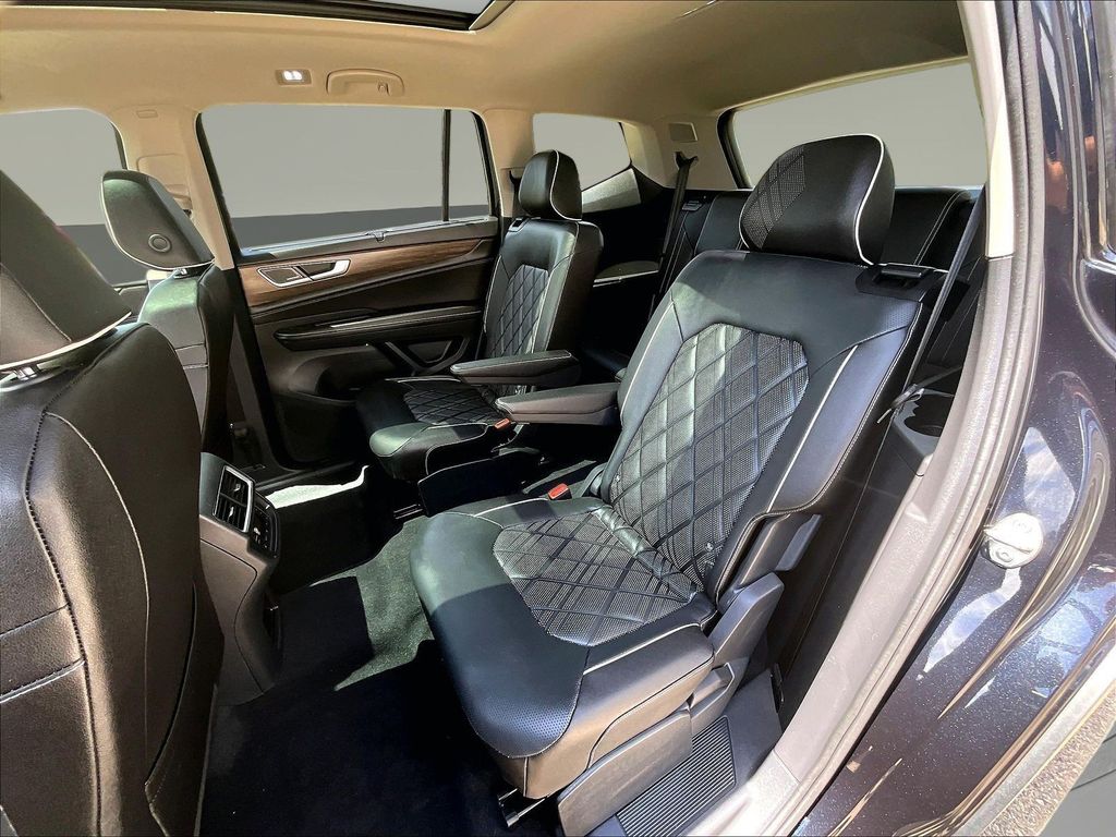 2025 Volkswagen Atlas SEL Premium R-Line - Photo 26