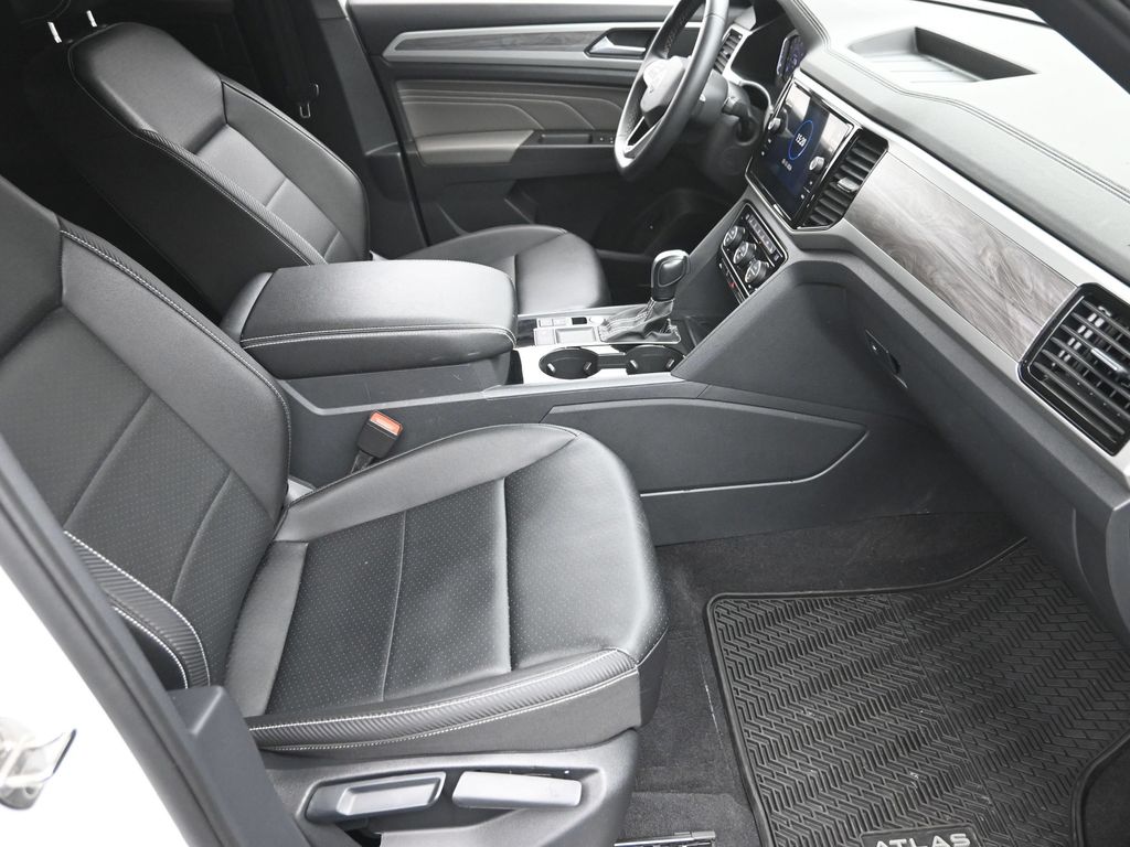 2023 Volkswagen Atlas Cross Sport SE w/Tech - Photo 10