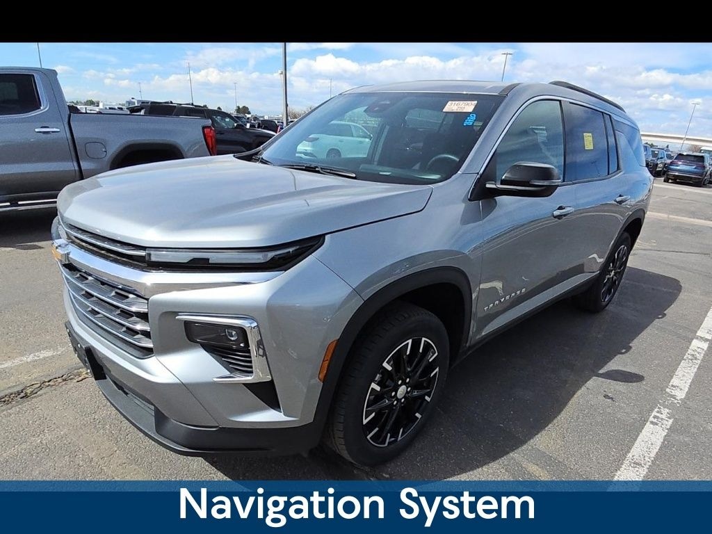 Used 2025 Chevrolet Traverse LT SUV