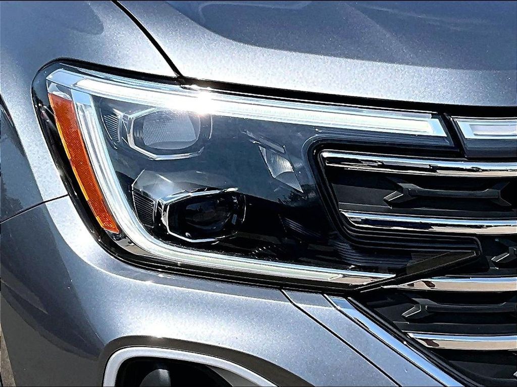 2025 Volkswagen Atlas SE w/Tech - Photo 34