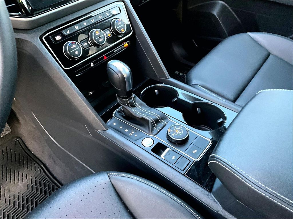 2023 Volkswagen Atlas SE w/Tech - Photo 23
