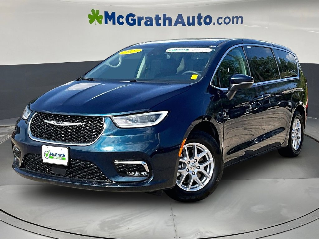 Used 2023 Chrysler Pacifica Touring L Van Passenger Van