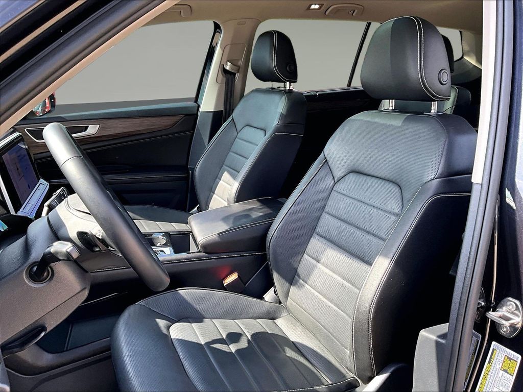 2025 Volkswagen Atlas SEL - Photo 25