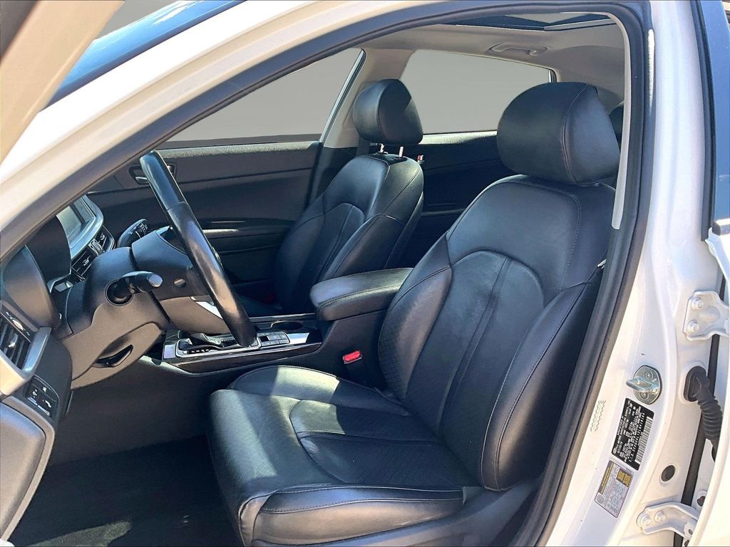 2020 Kia Optima EX - Photo 25