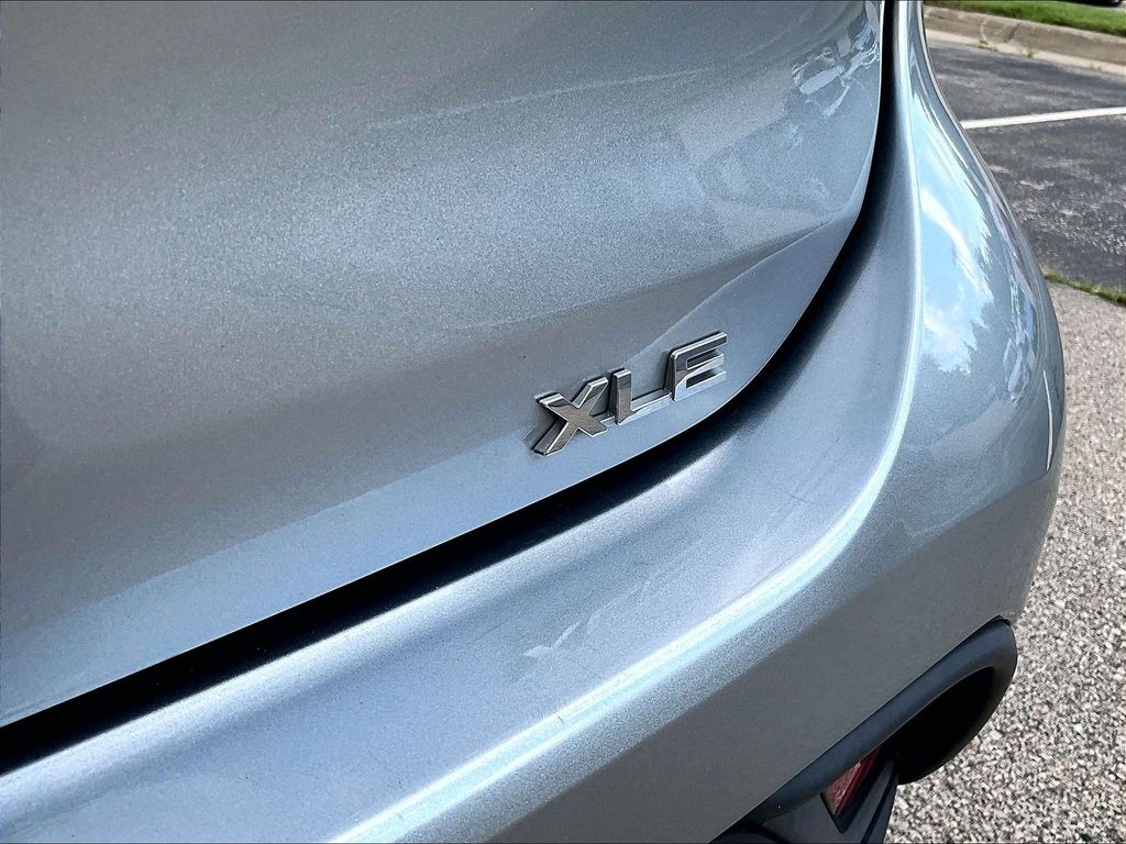 2022 Toyota Highlander XLE - Photo 28
