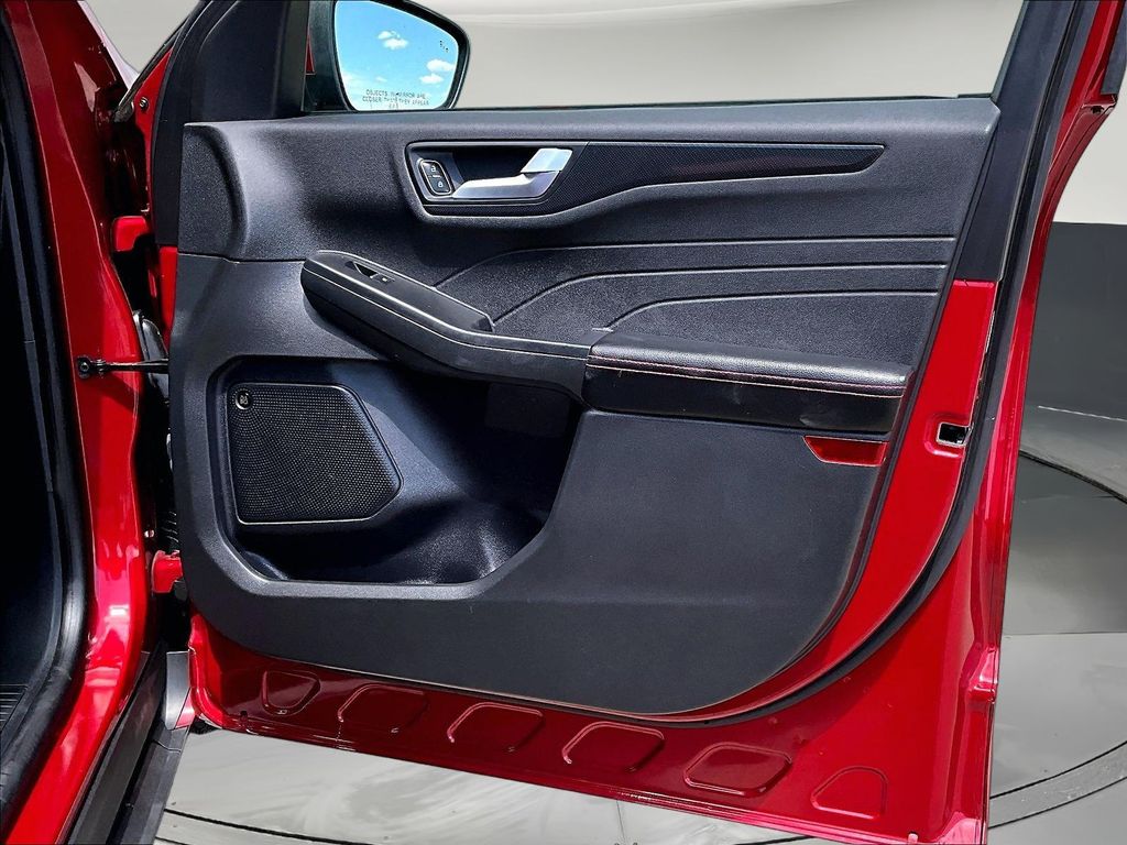 2023 Ford Escape ST-Line Select - Photo 30