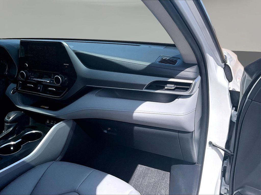 2024 Toyota Highlander XLE - Photo 31