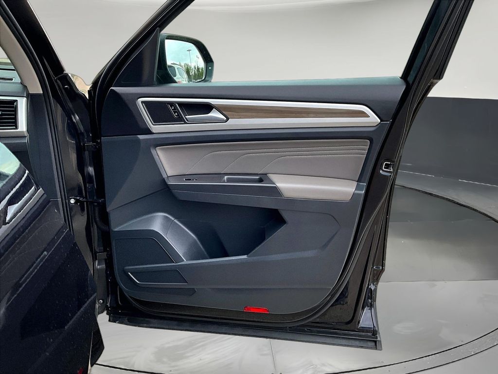 2022 Volkswagen Atlas SEL - Photo 28