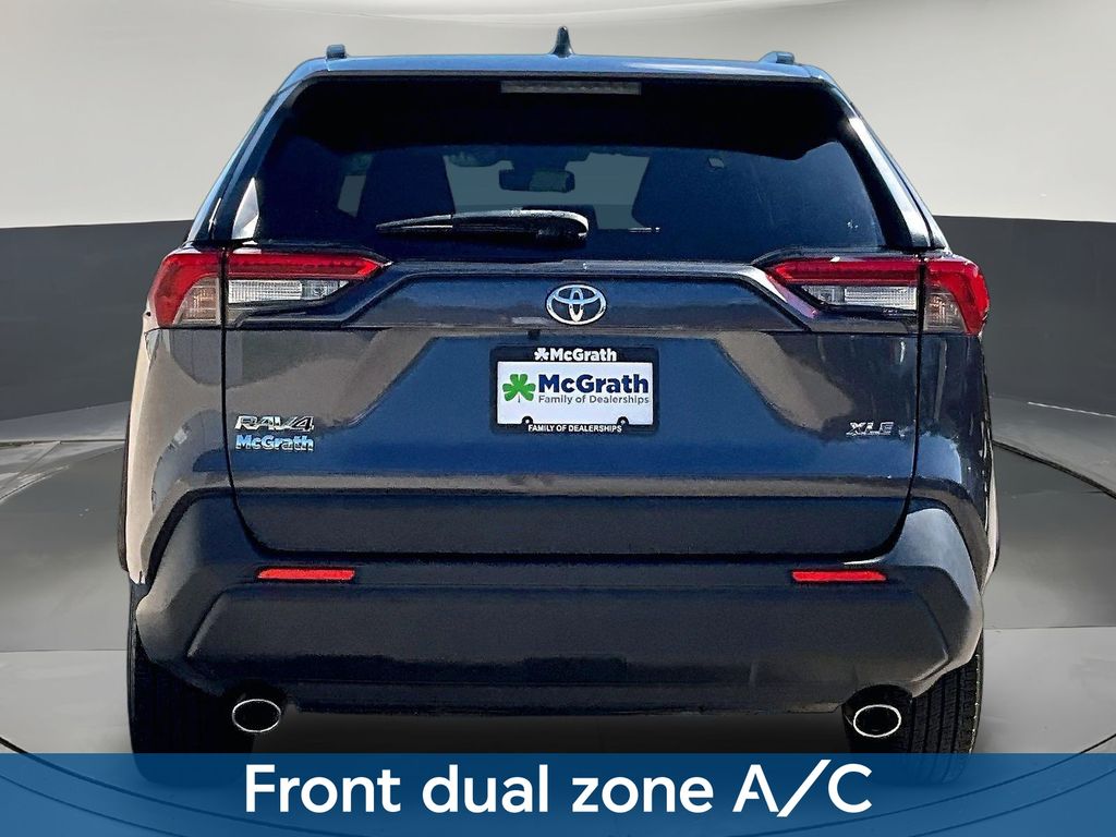 2020 Toyota RAV4 XLE - Photo 7