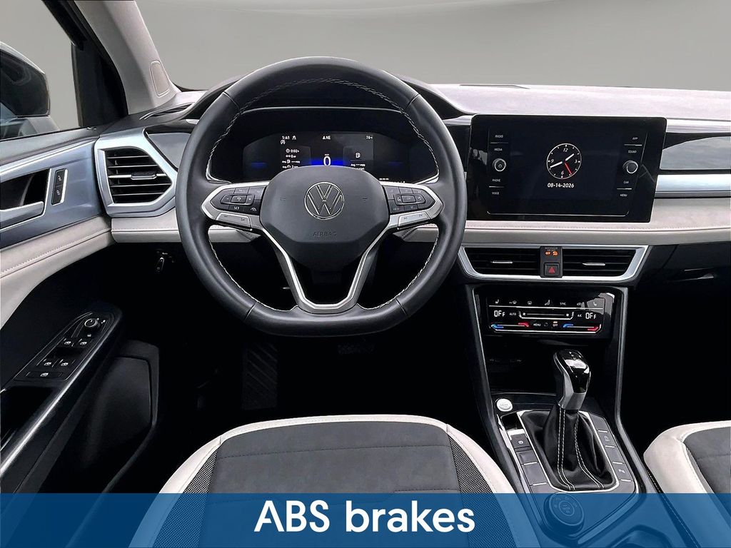 2025 Volkswagen Taos SE - Photo 11