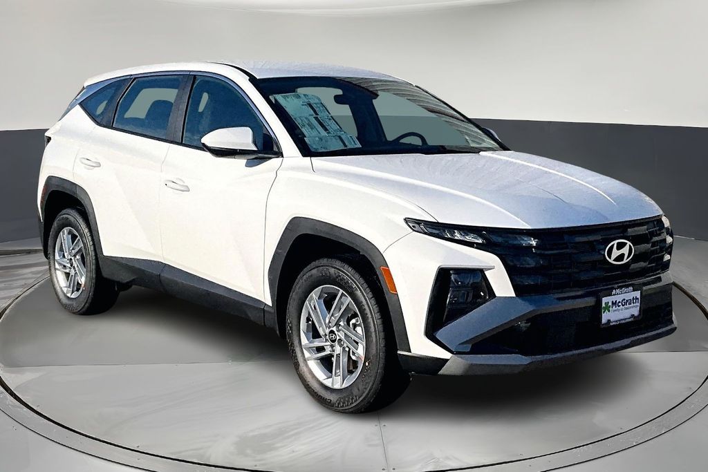 2026 Hyundai Tucson SE's photo