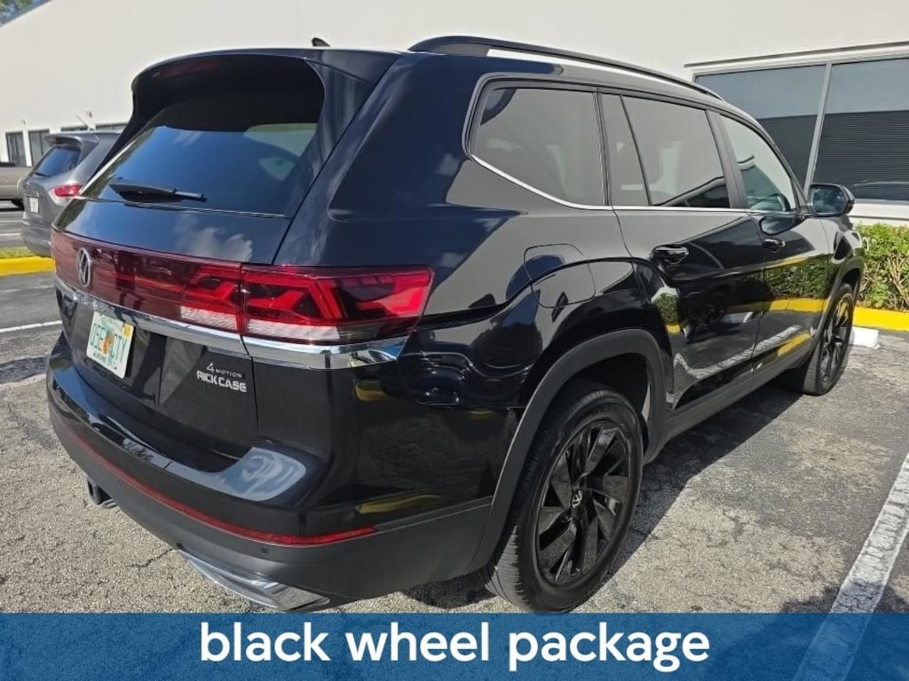 Used 2025 Volkswagen Atlas 2.0T SE w/Technology SUV