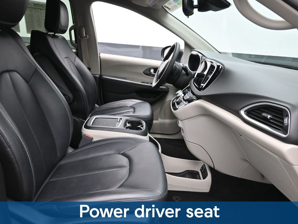 2024 Chrysler Pacifica Touring L - Photo 10